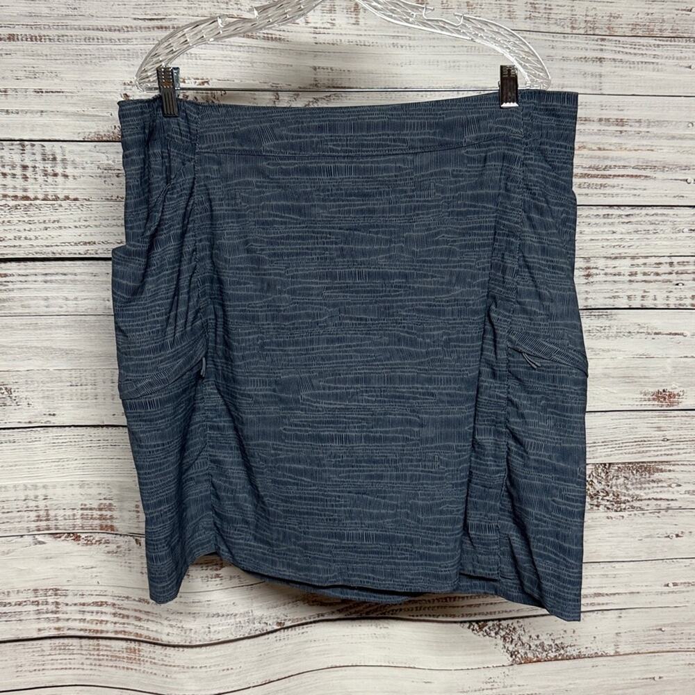 Duluth Trading Co. Slate Blue Stretch Skort with Subtle Stripe